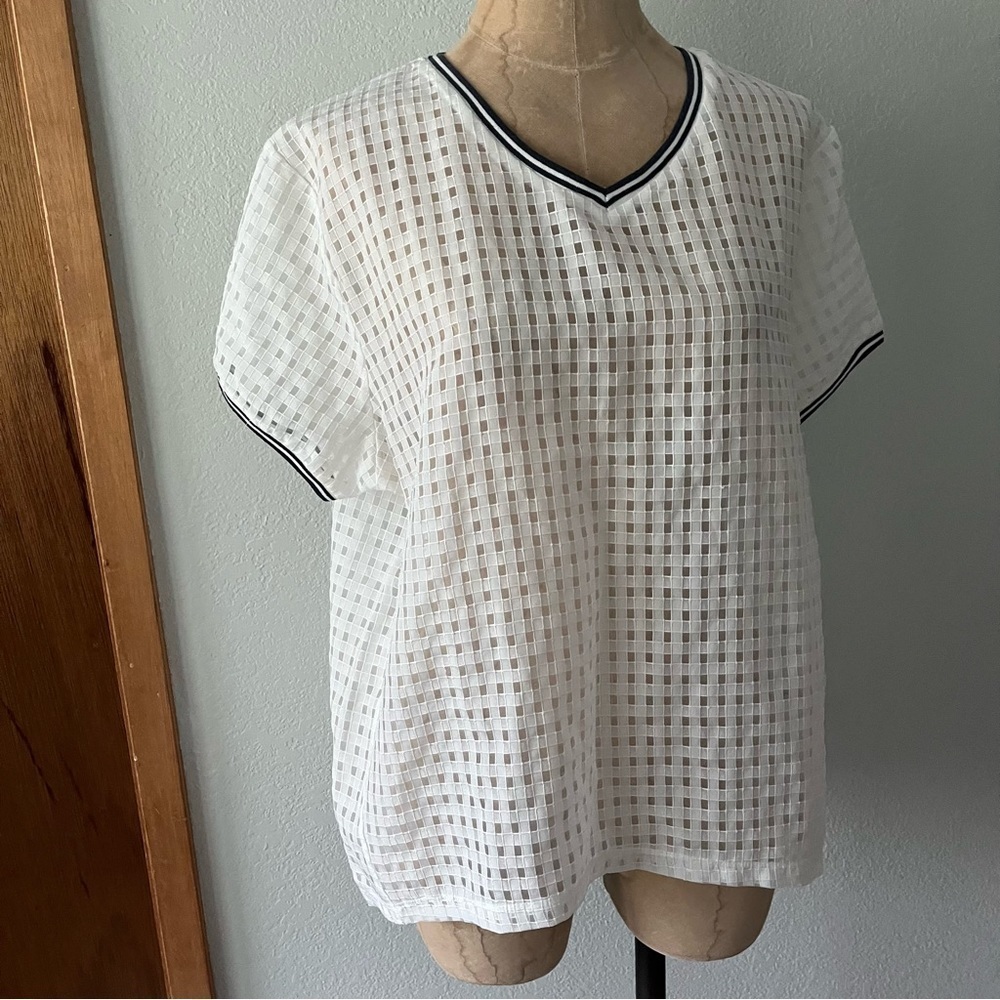 EARTH MUSIC ECOLOGY sz M White Window Pane Short Sleeve Blouse Navy Trim